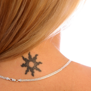 太陽のタトゥーが持つ意味とは デザイン画像あり みんなのタトゥー