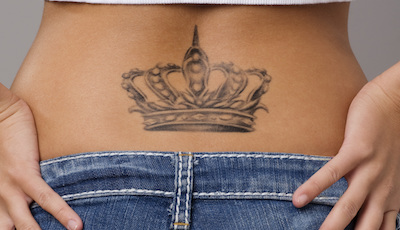 王冠 クラウン のタトゥーが持つ意味とは デザイン画像あり みんなのタトゥー