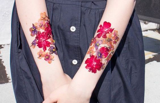 押し花タトゥーが超かわいい！おすすめの通販サイト & 作り方まで徹底解説